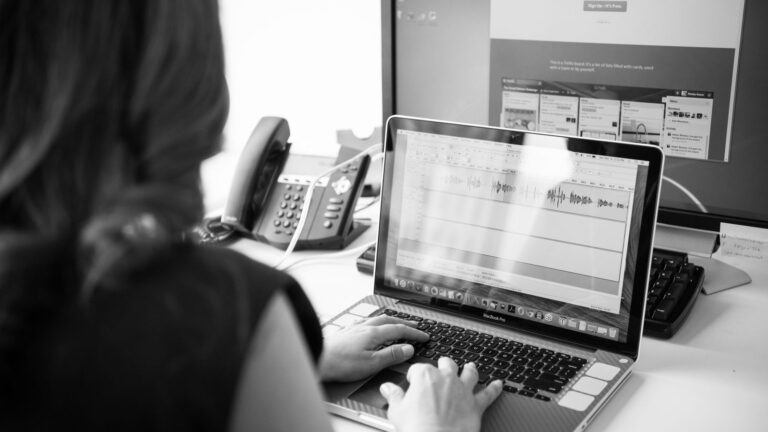 Postazione di lavoro per sviluppo e progettazione digitale